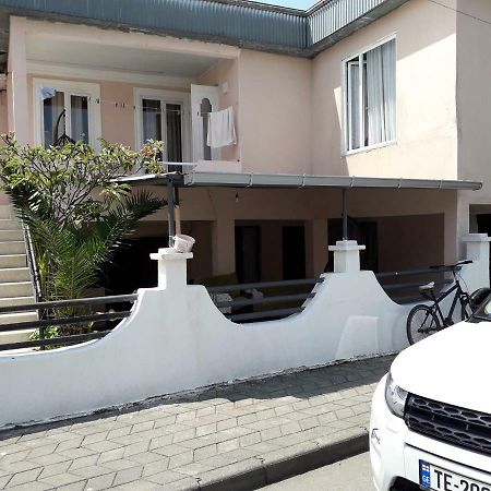 Zaza Guest House 科布列季 外观 照片