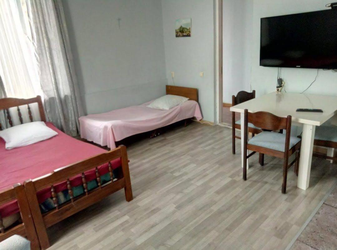 Zaza Guest House 科布列季 外观 照片