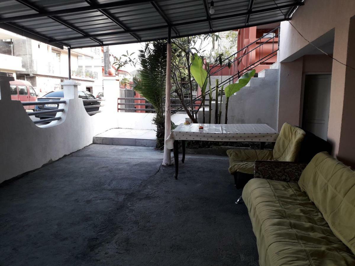 Zaza Guest House 科布列季 外观 照片