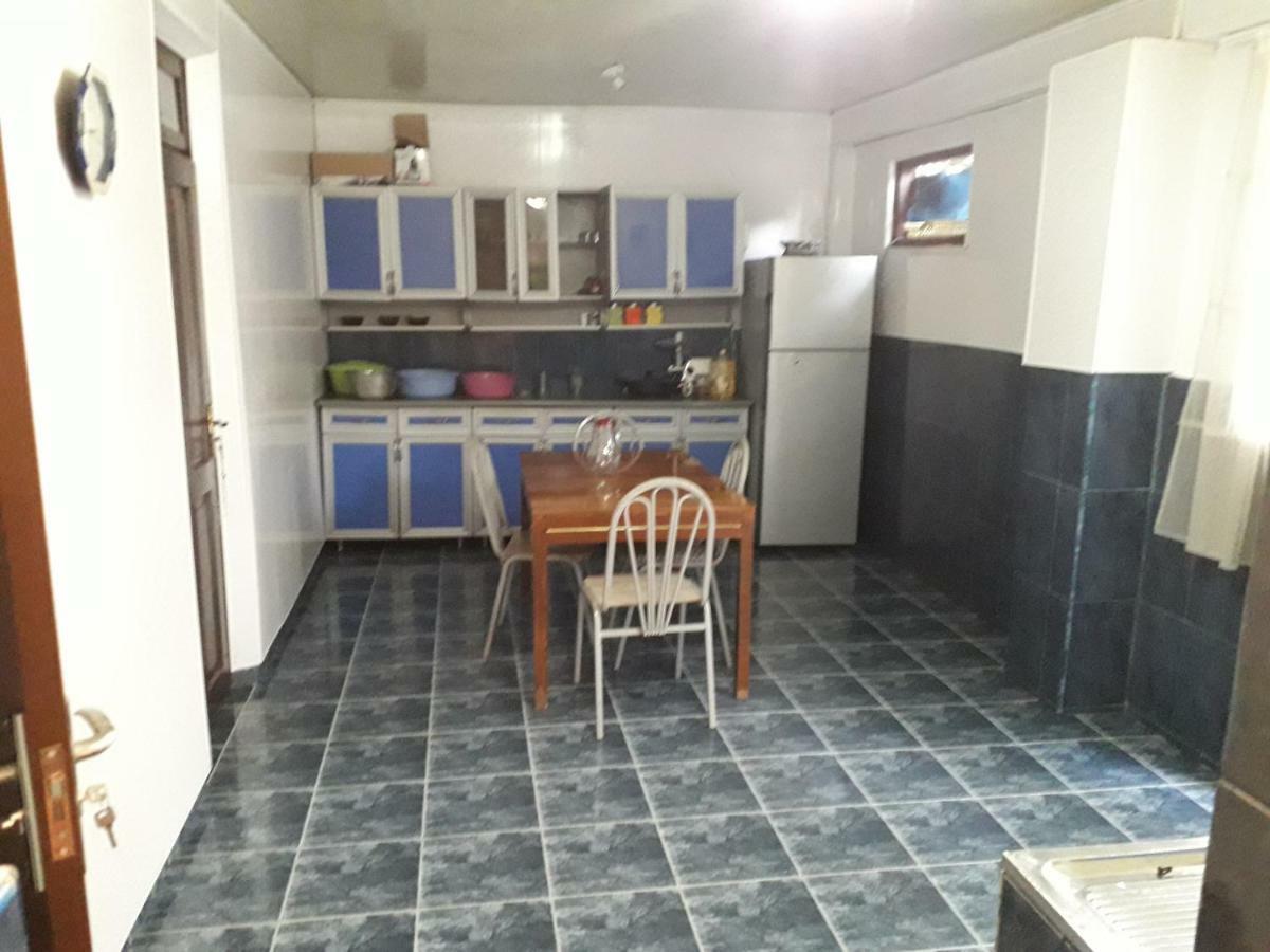 Zaza Guest House 科布列季 外观 照片