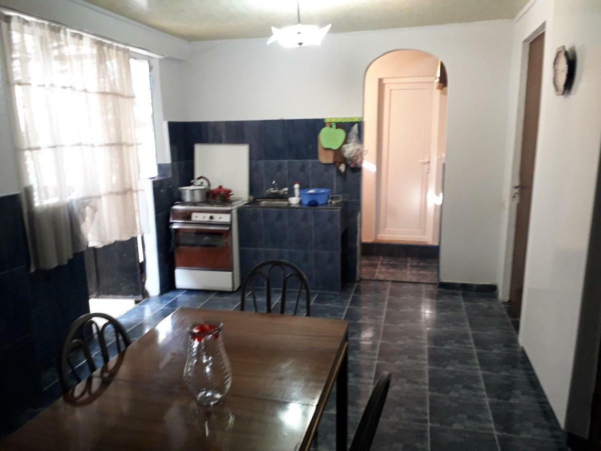 Zaza Guest House 科布列季 外观 照片